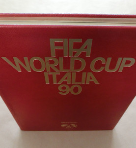 WM 1990 FIFA World-Cup 90 official Report Luxury Edition Goldschnitt